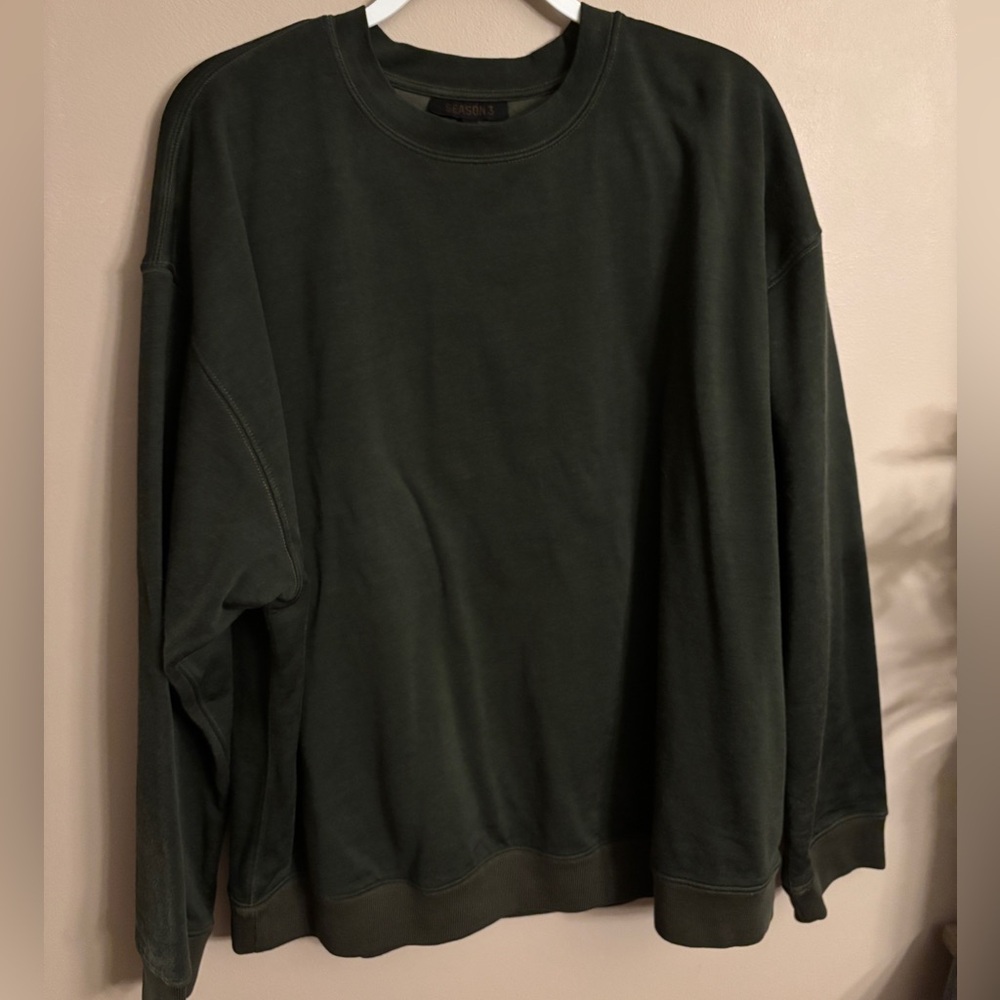 Yeezy Dark green heavyweight men’s crewneck. Perfect condition